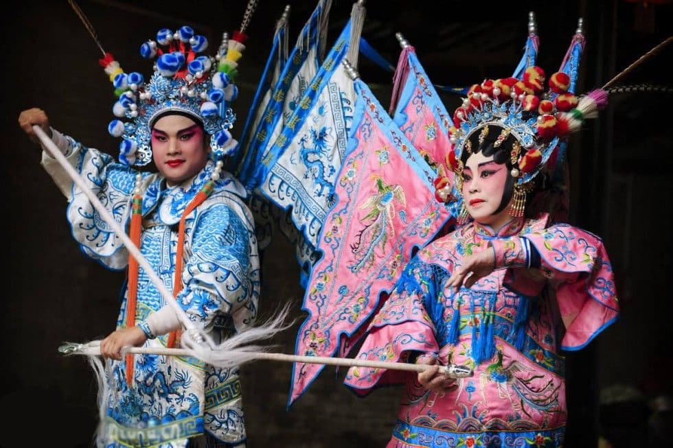 China Guangzhou Culture 1-Day Tour | Yongjingfang, Opera Museum| Inlay DIY Bracelet, Pearl River Cruise , Private Guide