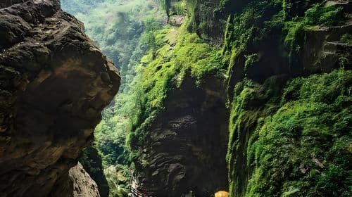 Chongqing Wulong Tiansheng Three Bridges + Longshuixia Ground Crack (English guide optional)|World Natural Heritage Day Tours