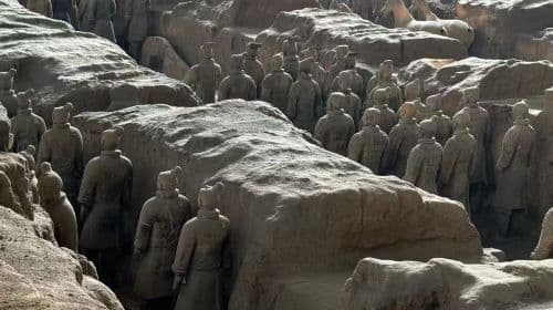 Excursão de 1 dia ao Emperor Qinshihuang's Mausoleum Site Museum (Terracotta Army) + Huaqing Palace em inglês/Song of Everlasting Sorrow/Empress of Tang Dynasty Day Tours