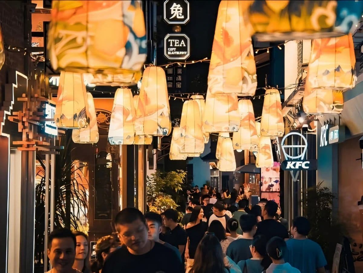 Guangzhou Cantonese Opera Heritage Tour & Costume Experience