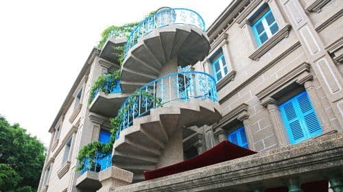 Gulangyu Island in Xiamen with Chinese and English tour guide explanation｜Independent group customization｜Word-of-mouth service｜Select attractions for free travel｜Buy ferry tickets on behalf of others