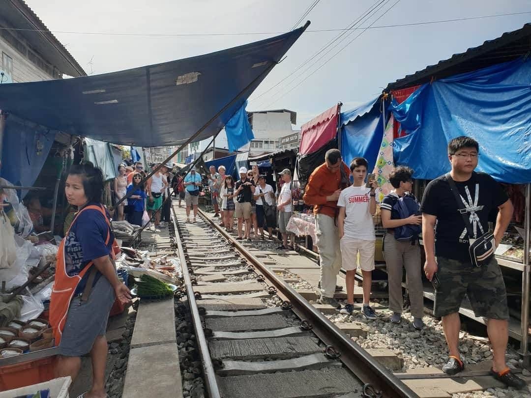 (Free eSIM) Half Day Damnoen Saduak Floating Market with Thai Halal Set Lunch