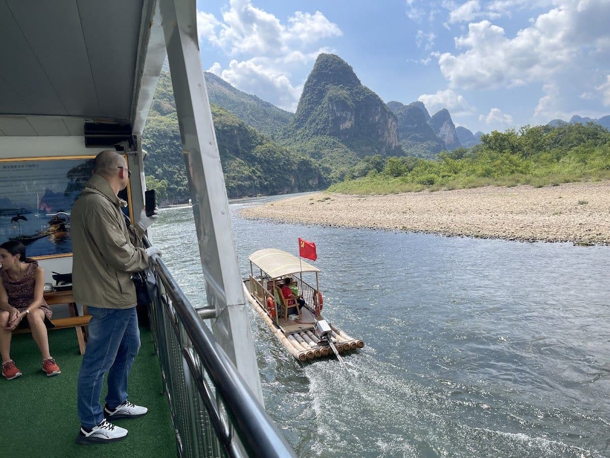 Li River 3 Star Cruise from Guilin to Yangshuo + Lunch + Pick up