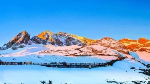Lijiang Yulong Snow Mountain Attraction: 1-day tour with cable car + Blue Moon Valley + Impression Lijiang + Golden Sunrise