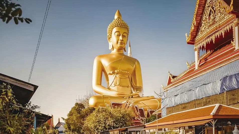 3 iconic temples tours :Join Tour at Grand Palace + Wat Arun + Wat Paknam Include lunch