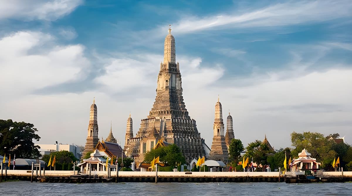 Tour de 3 templos icónicos: Tour grupal al Grand Palace + Wat Arun + Wat Paknam con almuerzo incluido