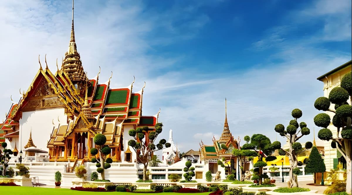 Tour zu den 3 ikonischen Tempeln: Gruppentour: Grand Palace + Wat Arun + Tha Maharaj + Wat Paknam