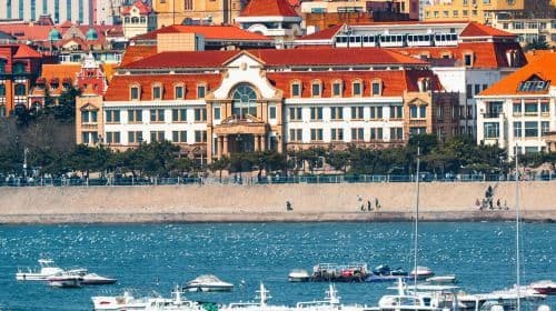 Qingdao Badaguan + No.1 Bathing Beach + Zhongshan Park + Zhanshan Temple one-day tour- English Service Available Day Tours