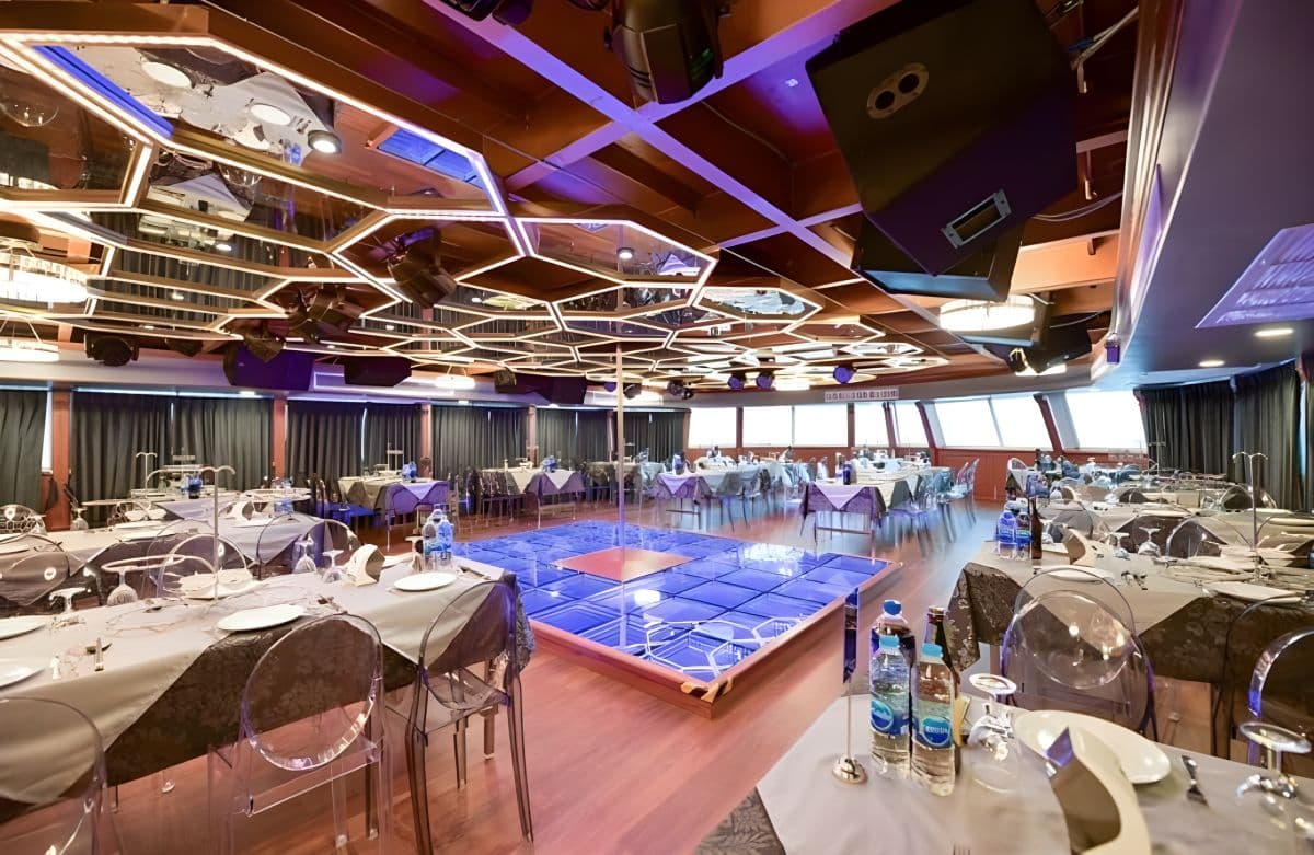 All Star Cruise Pattaya met diner en cabaretshow