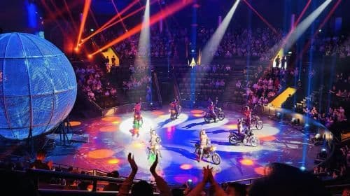 Shanghai Era Theatre Acrobatic Show (Car is Optional) Day Tours