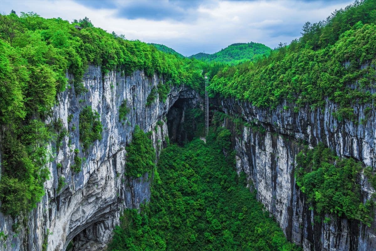 Three Natural Bridges Admission Ticket + Chongqing-Wulong Round-trip Shuttle Bus