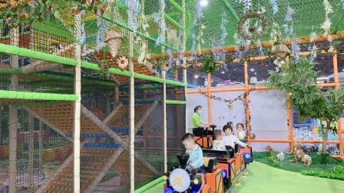 Xinglifang Bengchuang Theme Park