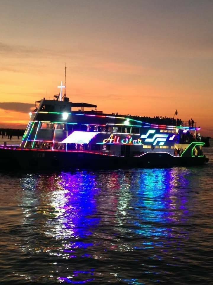 Atlantis Dinner Cruise & Show Pattaya