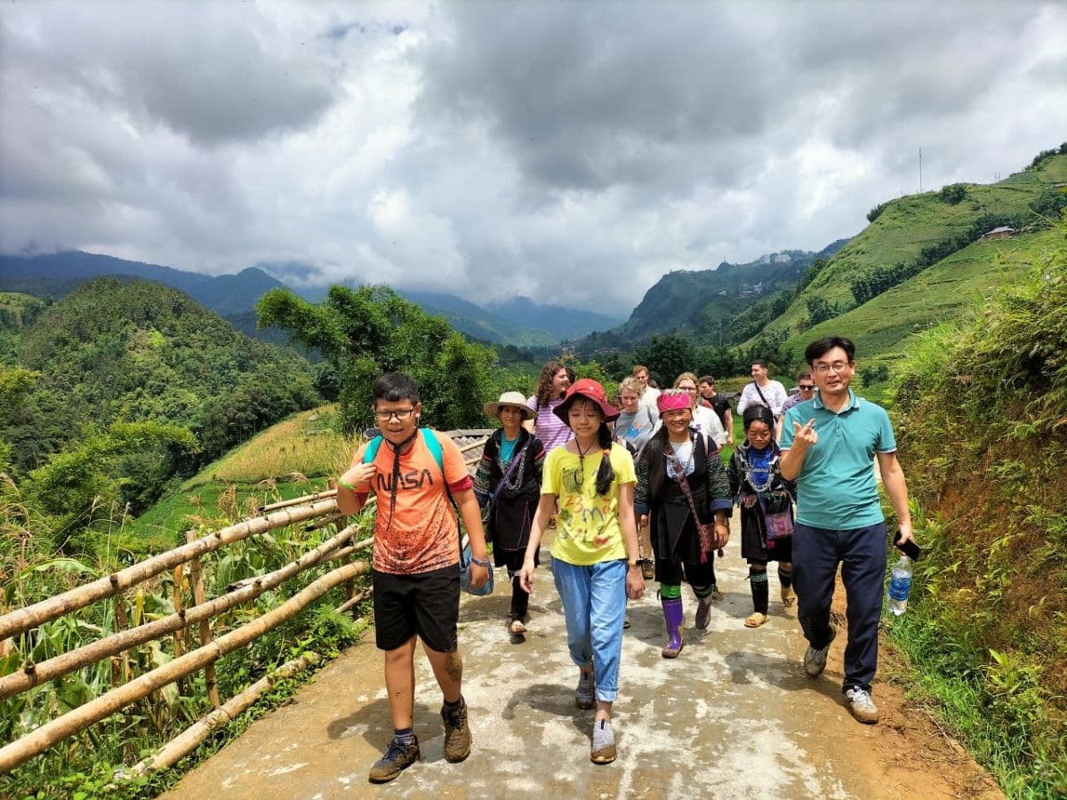 2D1N Sapa Standard Tour Transfers by Limousine