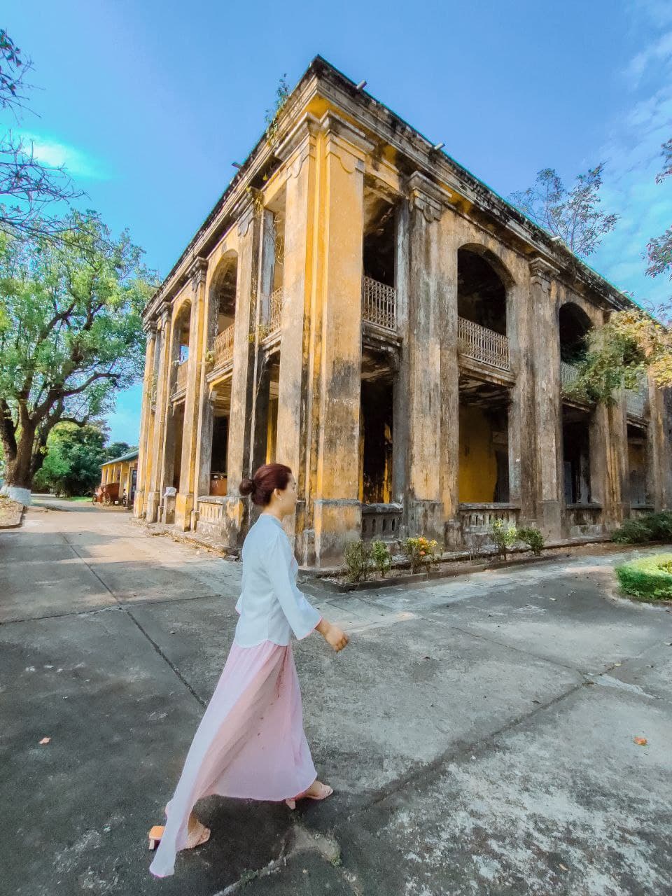 HUE CITY TOUR
