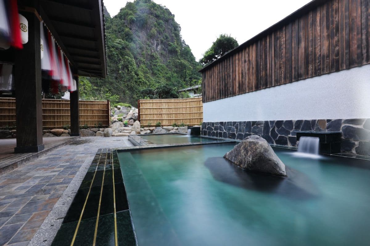 Yoko Onsen Quang Hanh