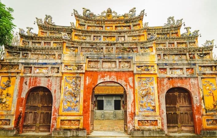 Hue Royal Tombs Cycling Tour (bike/e-bike)