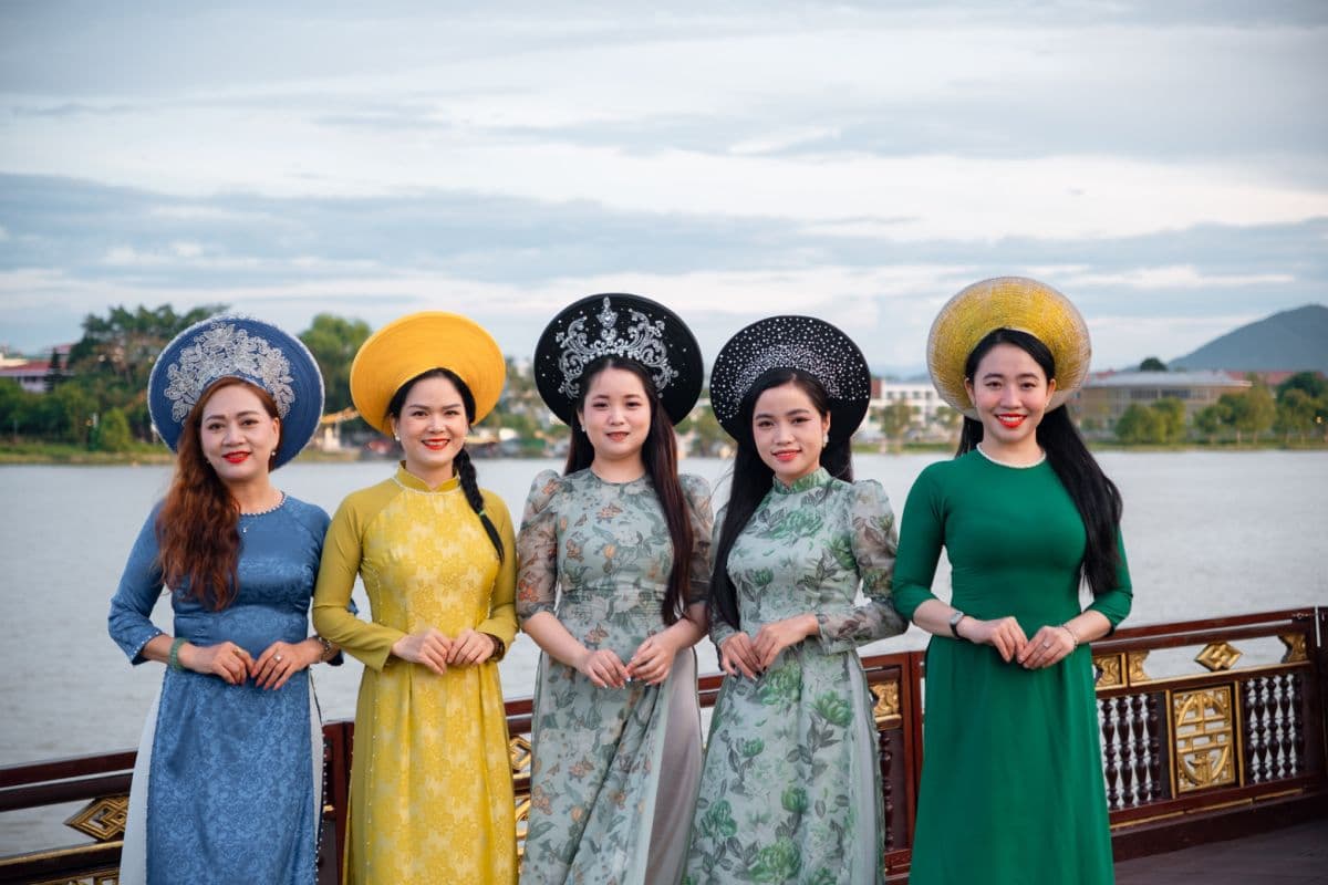 Huertiage – Experience A Heritage Boat On The Contemporary Flow