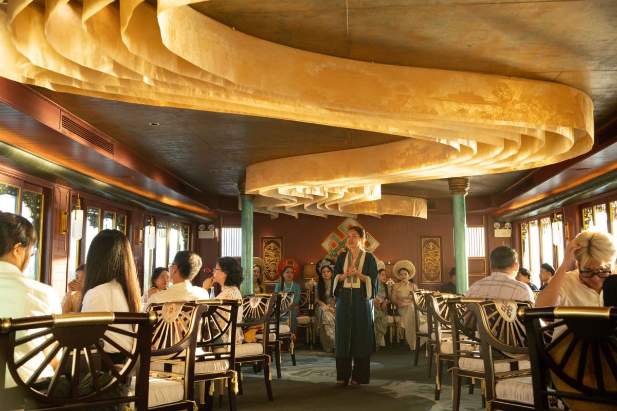Huertiage – Experience A Heritage Boat On The Contemporary Flow