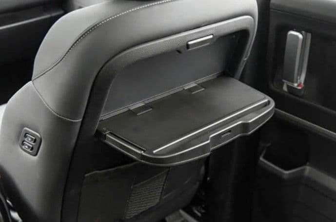 HYUNDAI CUSTIN LUXURY 6-SEATERS (新着)