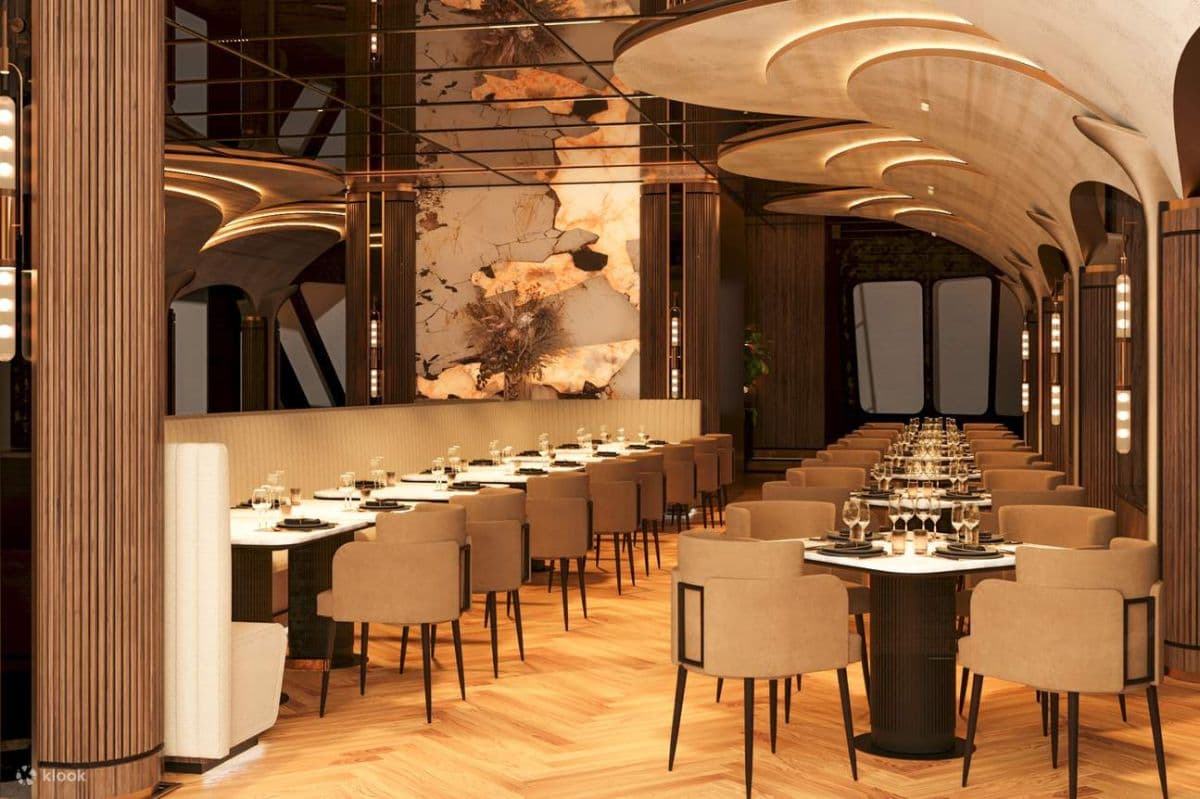 Saigon Evening Tour: Water Puppetry & Dinner Cruise