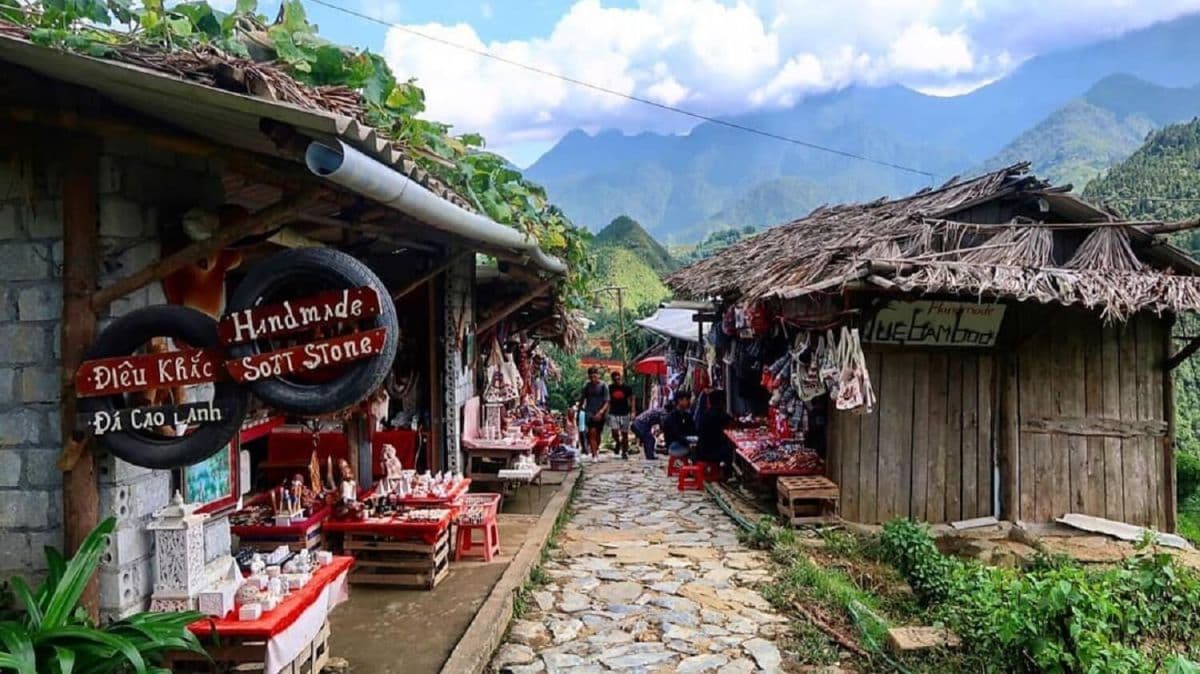 Sapa 2 Days By Bus - Fansipan Trekking Tour
