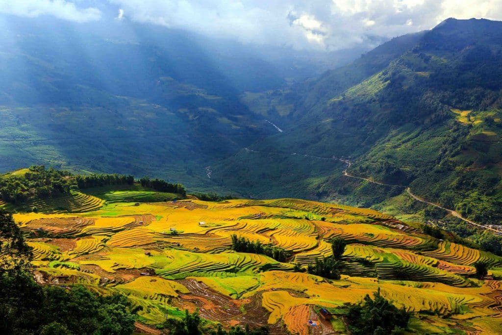Sapa 2D1N by Bus and Staying 3* Hotel