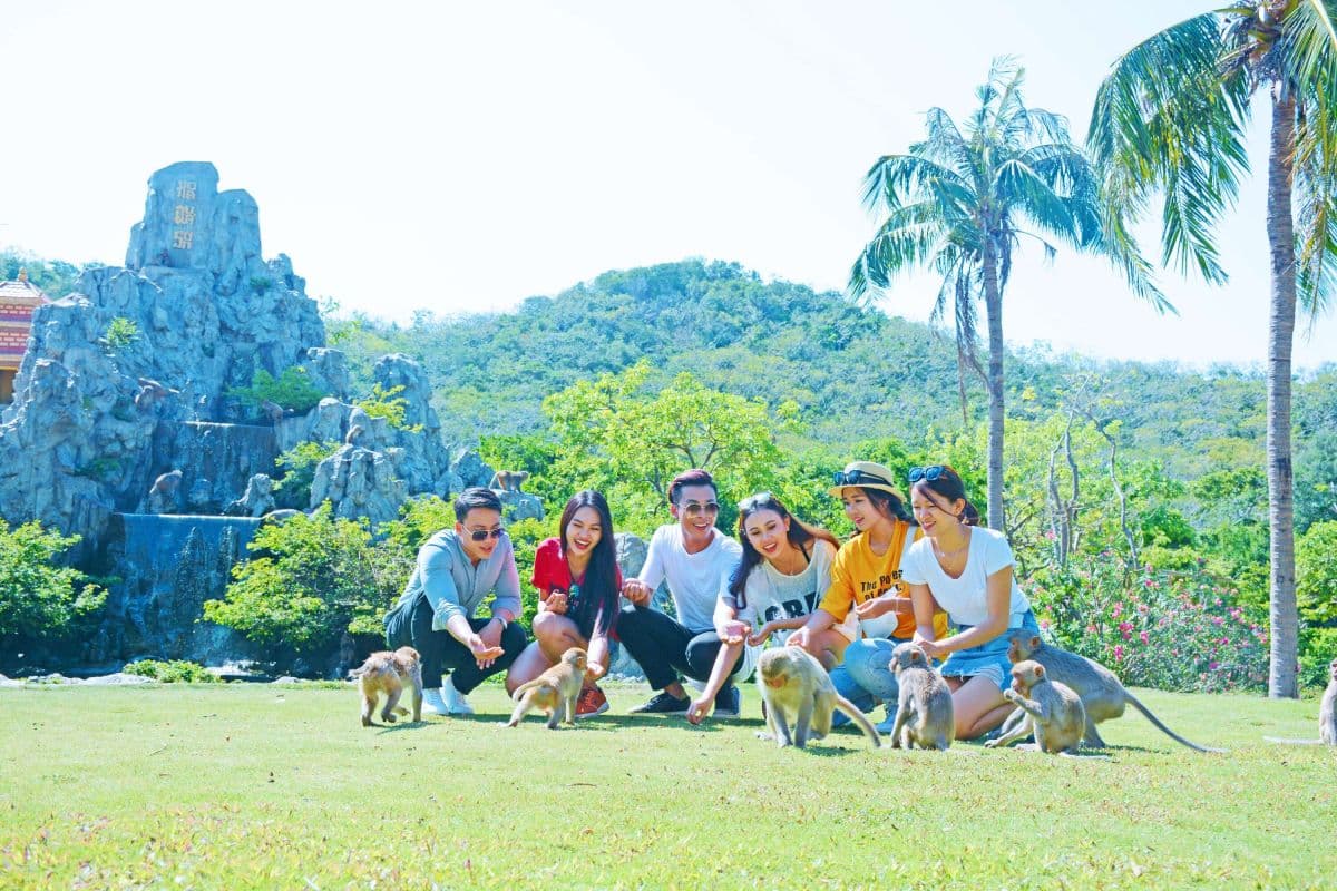 Nha Phu Bay Day Tour