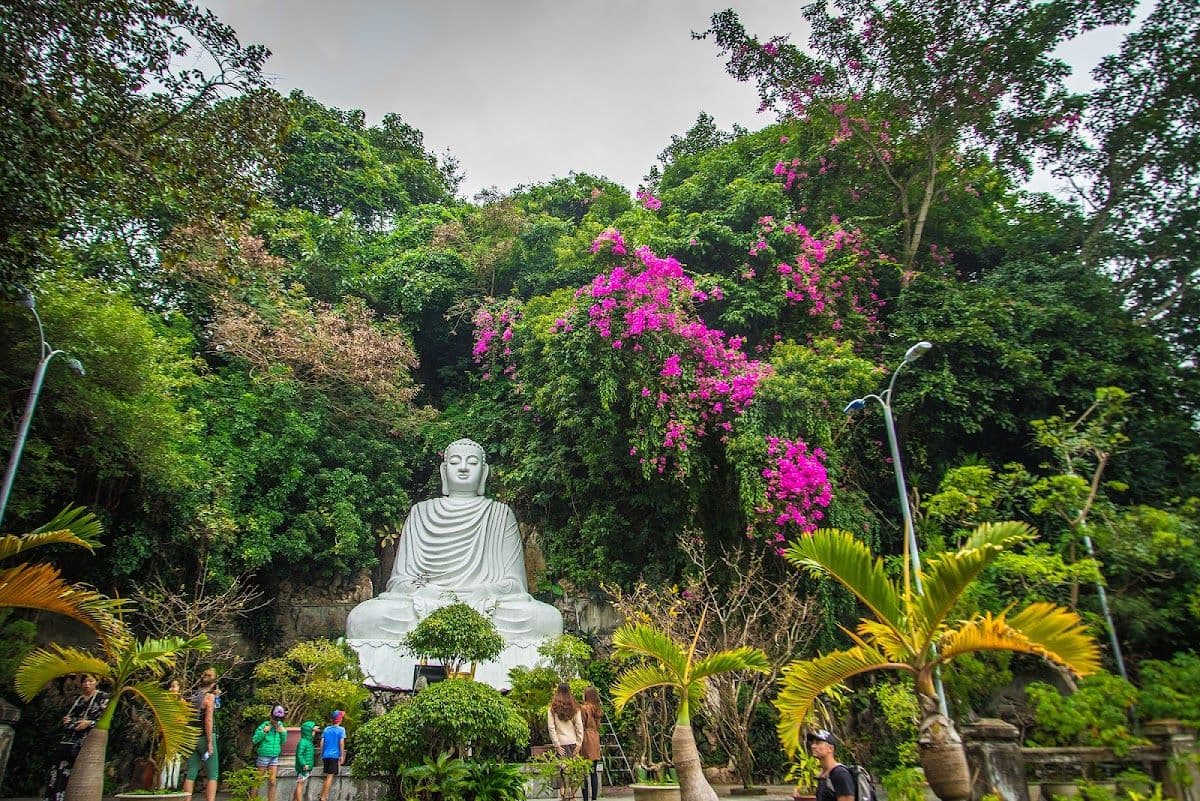 SON TRA PENINSULA MARBLE MOUNTAIN HOI AN ANCIENT TOWN