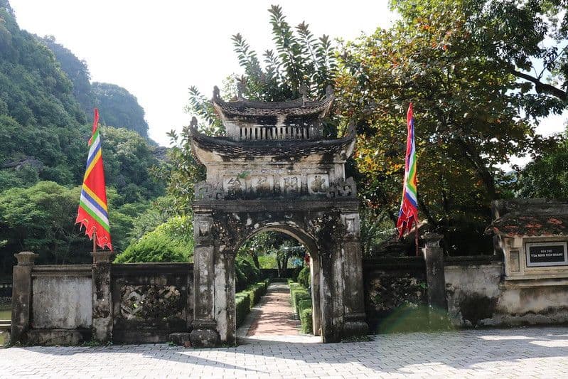 Ninh Binh - Join In Group Bai Dinh Temple Trang An Eco Hang Mua Hiking Day Tour