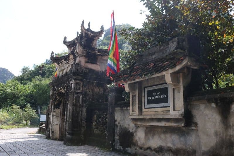 Ninh Binh - Join In Group Bai Dinh Temple Trang An Eco Hang Mua Hiking Day Tour