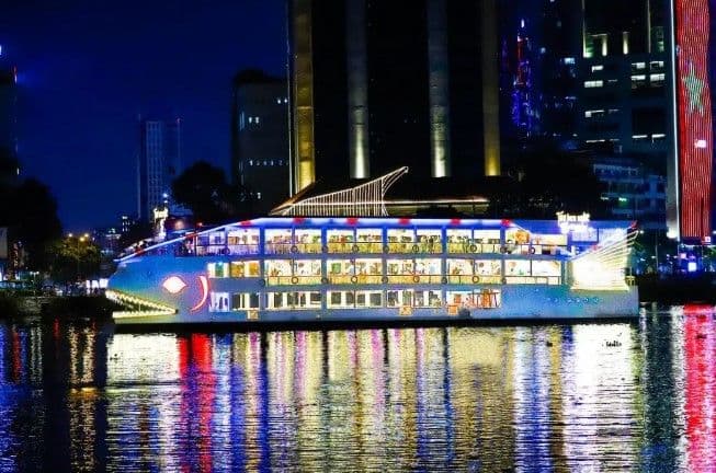 Crucero con cena Ben Nghe en Ciudad Ho Chi Minh
