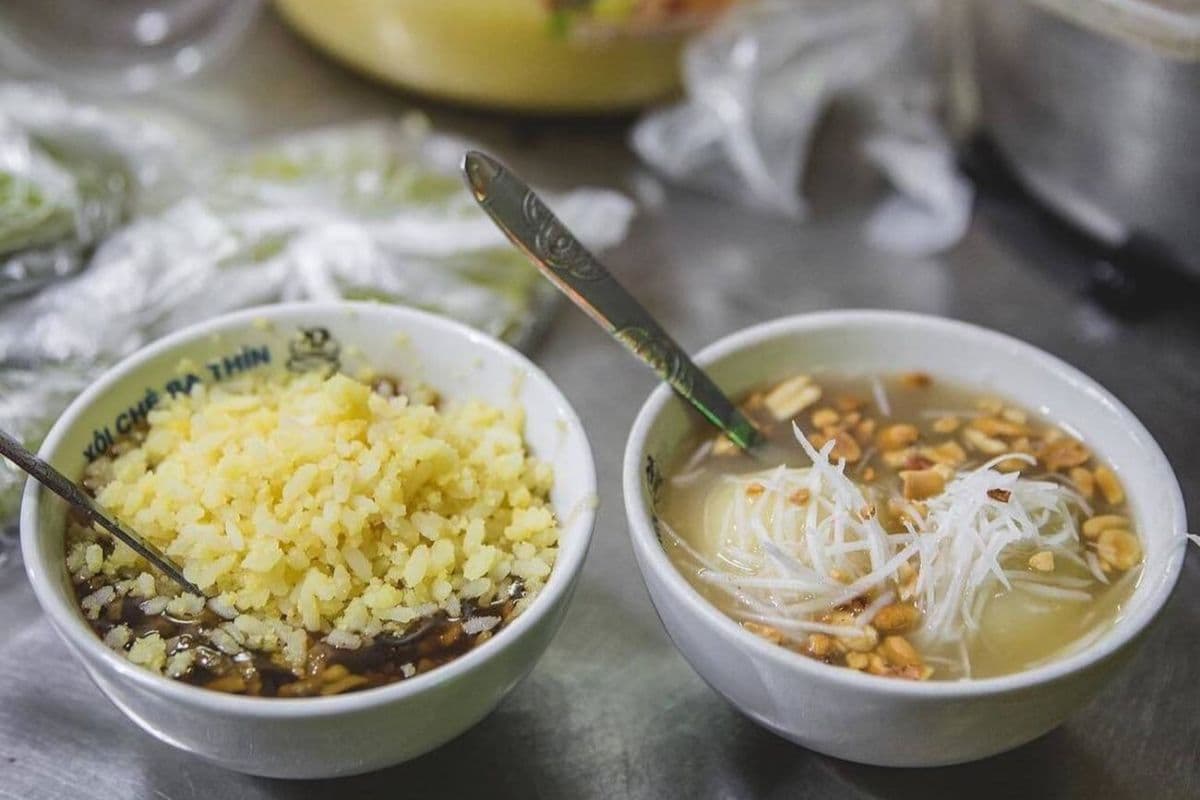 Hanoi Foodie Tour by Motorbike