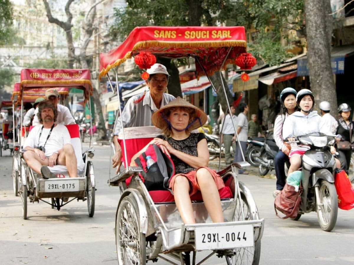 Cyclo Hanoi Old Quarter and Egg Coffee Tour