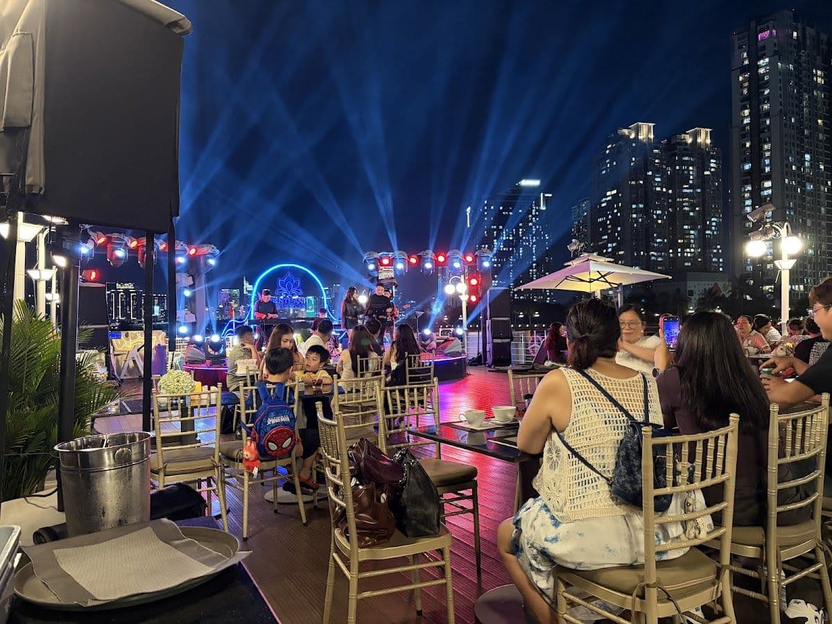 Dinner Cruise on the Saigon River with Ben Thanh Princess