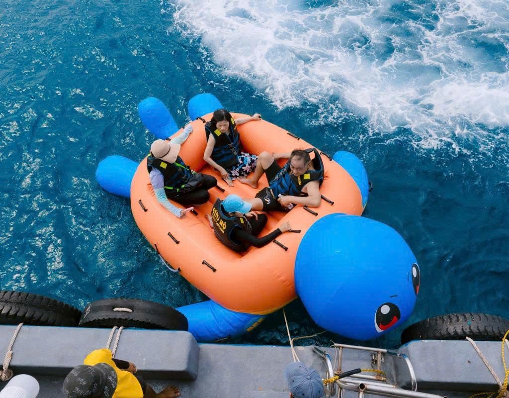 Discovery 3 Island by Boat