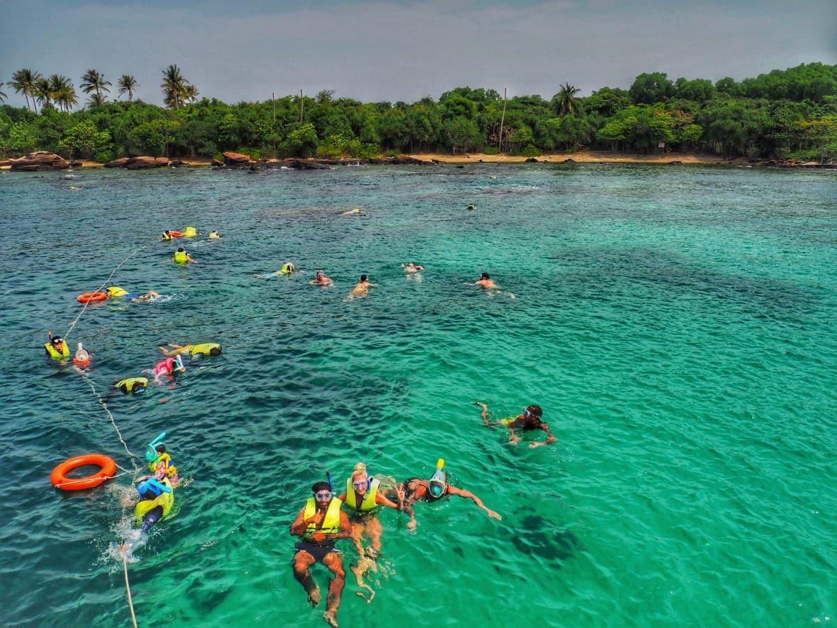 Explora las 3 islas de Phu Quoc en lancha rápida