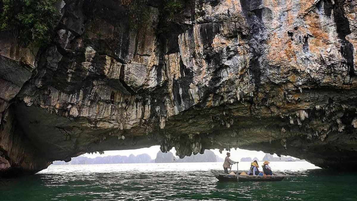 Ha Long Bay Day Tour
