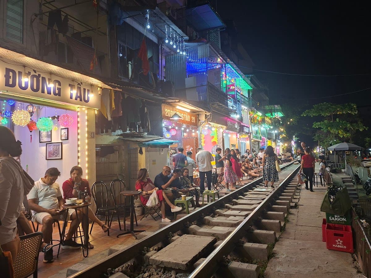 Hanoi: Street Food Walking Tour & Water Puppet Show