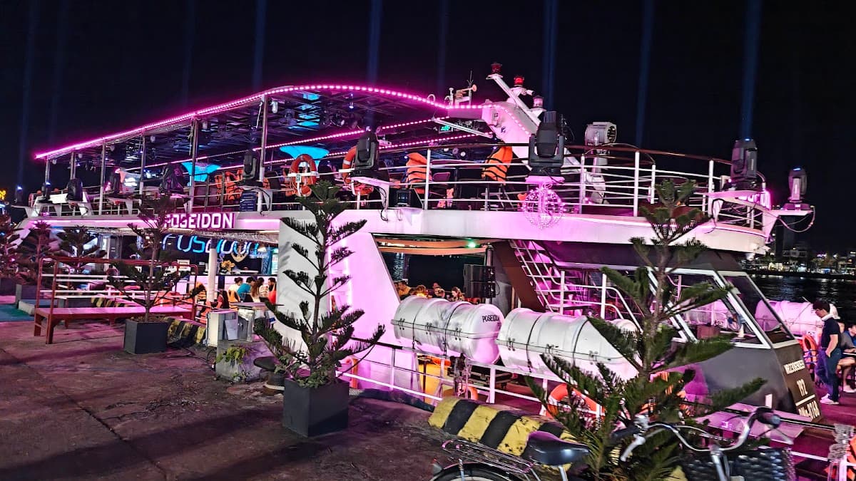 Han River Night by Poseidon Cruise