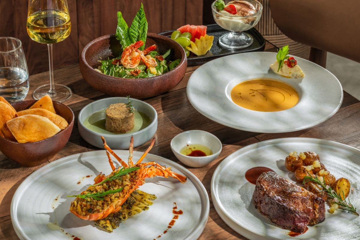 LOBSTERS & SEAFOOD BUFFET AT ALL SEASONS RESTAURANT