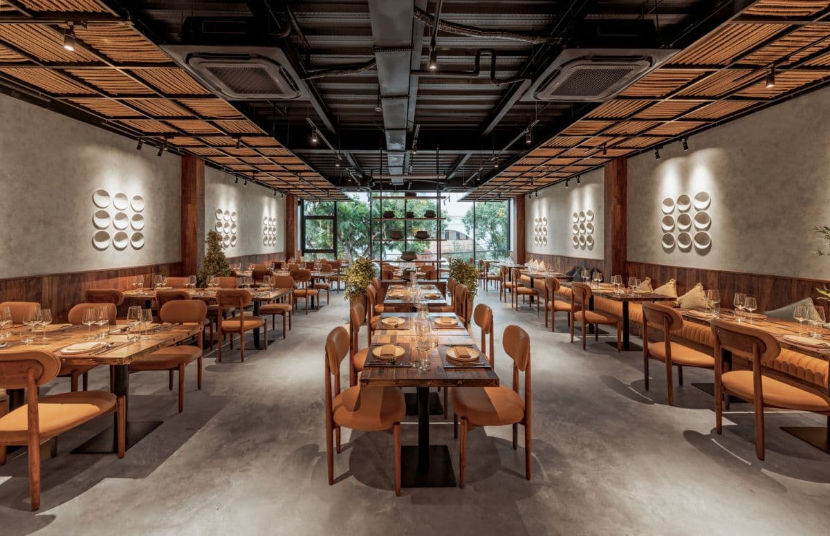 LOBSTERS & SEAFOOD BUFFET AT ALL SEASONS RESTAURANT