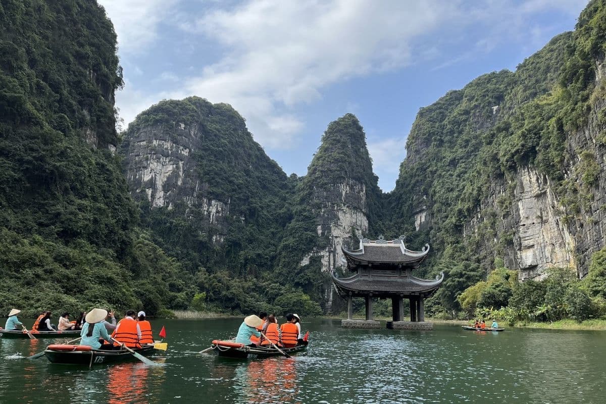 Majestic Bai Dinh - Trang An Tour