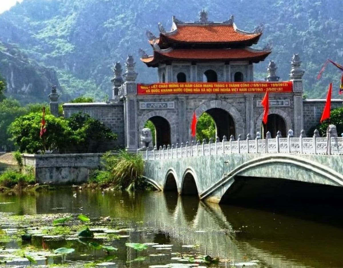 Ninh Binh 2D1N - Hoa Lu, Trang An, Mua Cave, Tam Coc, Bai Dinh