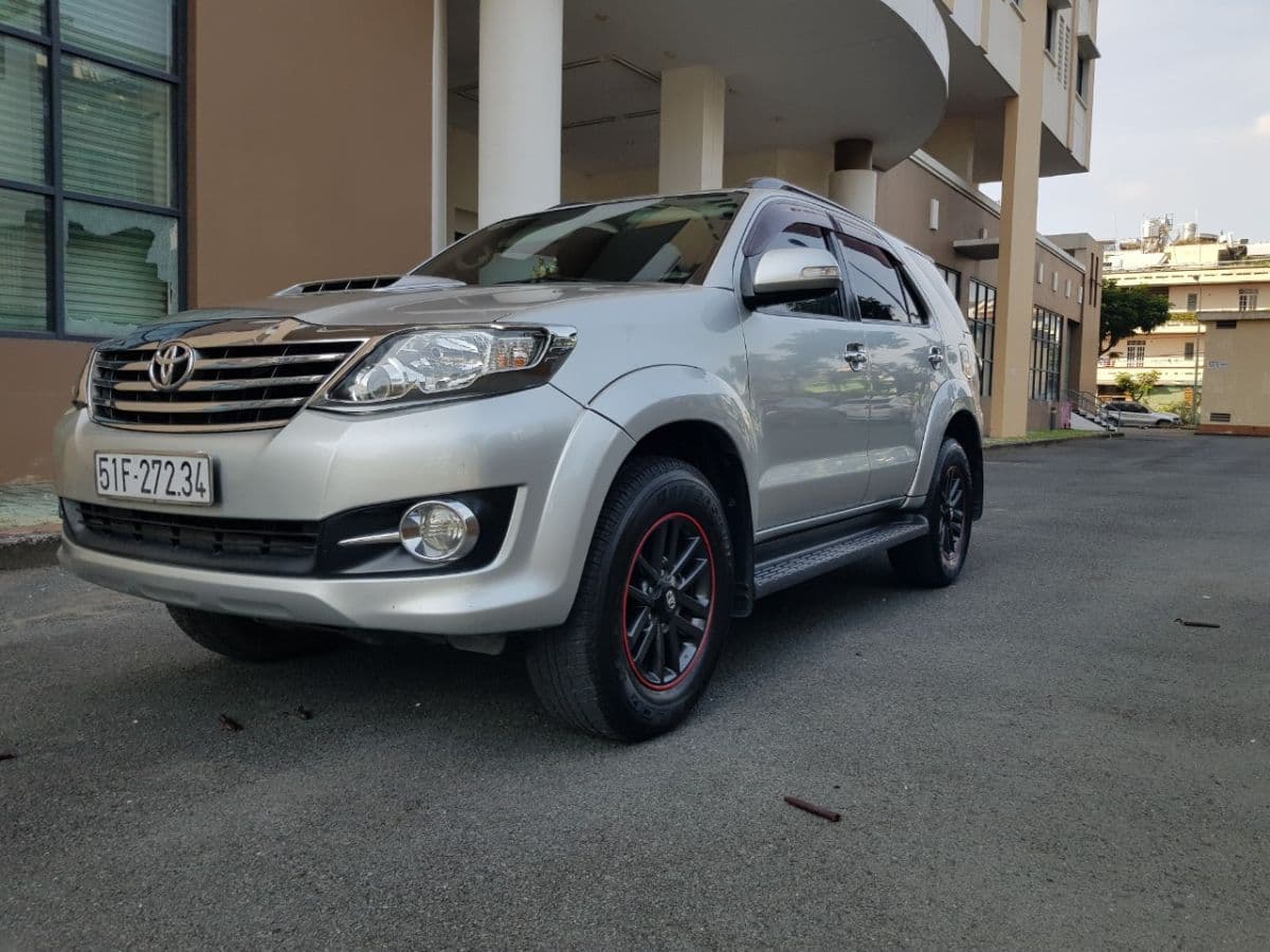 Private Airport Transfer between Tan Son Nhat (SGN) Airport Transfer and Ho Chi Minh City