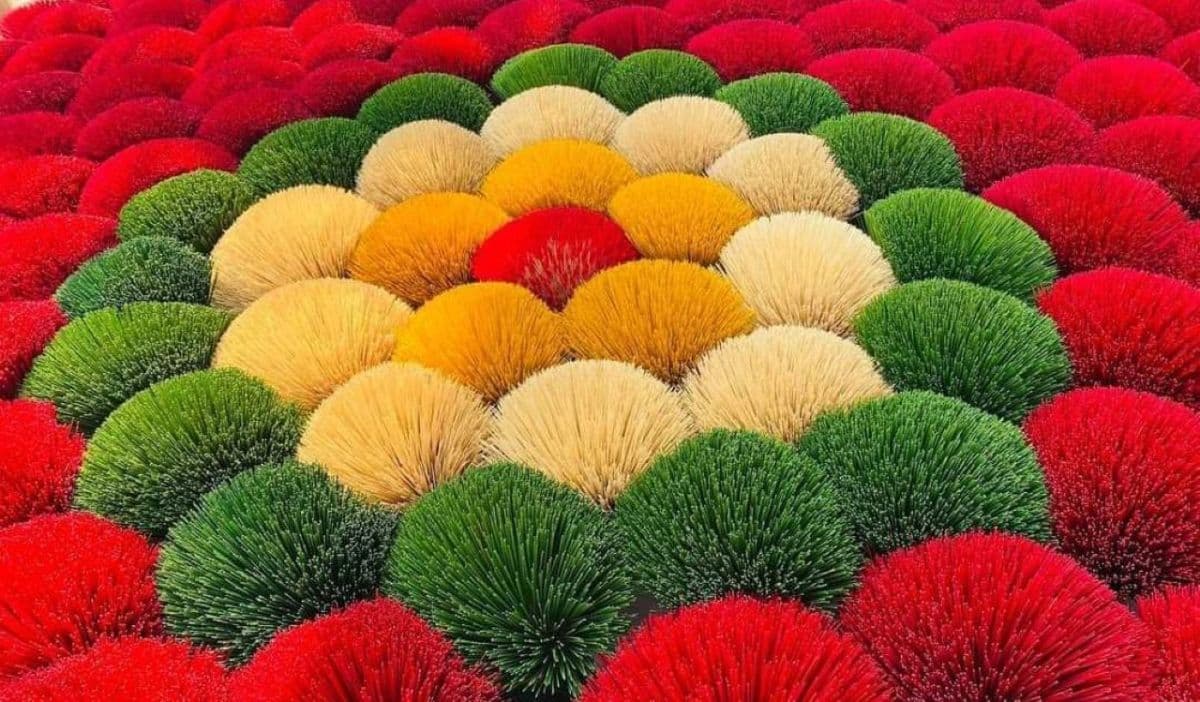 QUANG PHU CAU INCENSE VILLAGE - HOA LU - TRANG AN PRIVATE TOUR