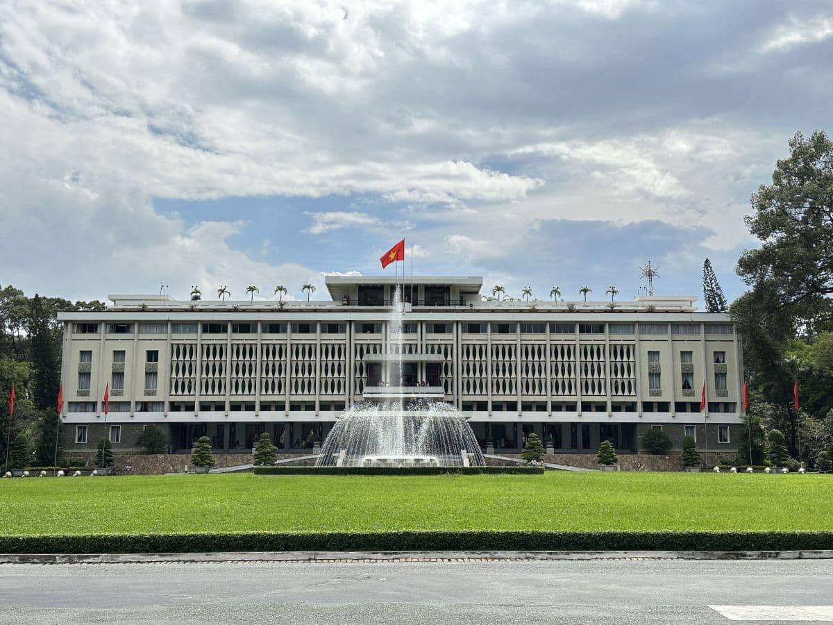 Sai Gon Instagram Half-day Tour with Iconic of Ho Chi Minh City
