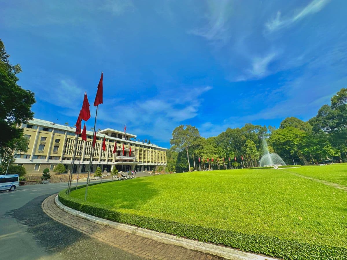 Sai Gon Instagram Half-day Tour with Iconic of Ho Chi Minh City