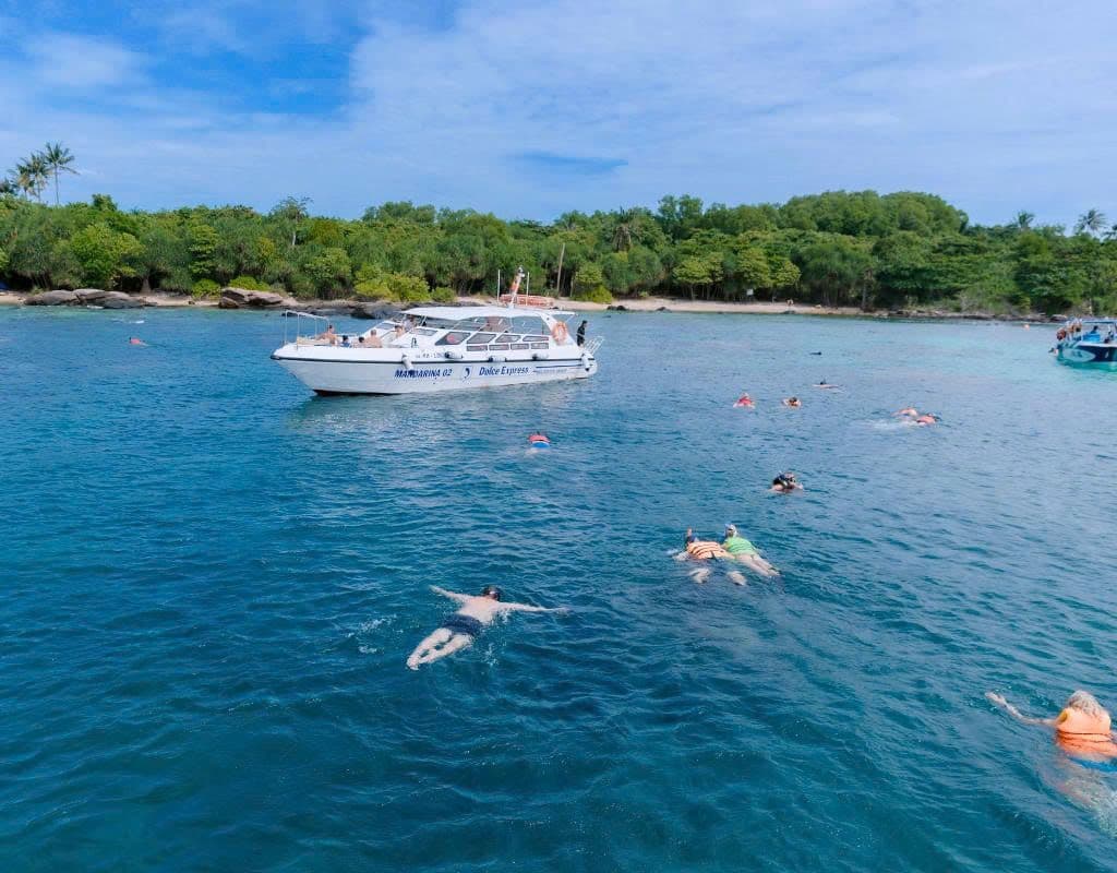 Sea Tour by Speedboat to 4 Islands