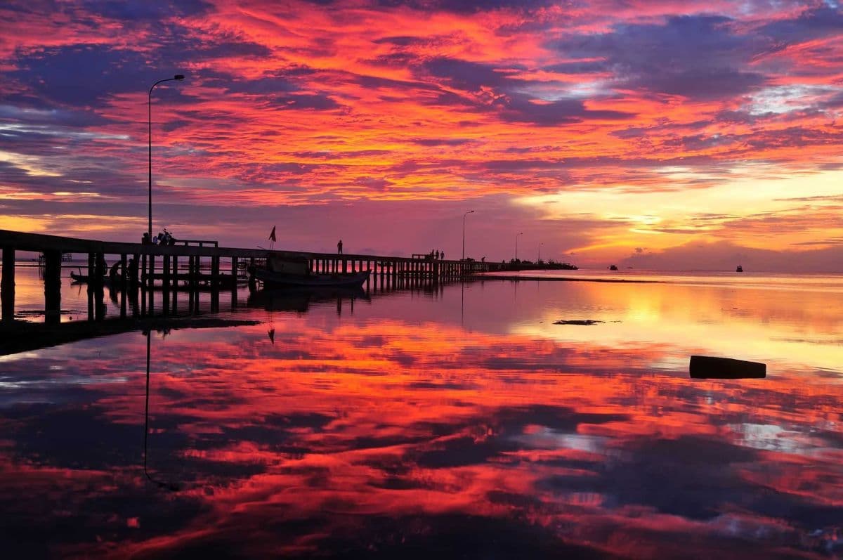Pêche au calamar au coucher du soleil et de nuit depuis l'île de Phu Quoc